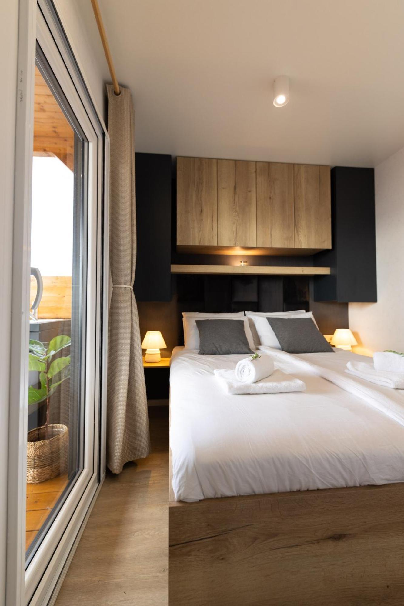 Venettus Premium Mobile Home 德拉格 外观 照片